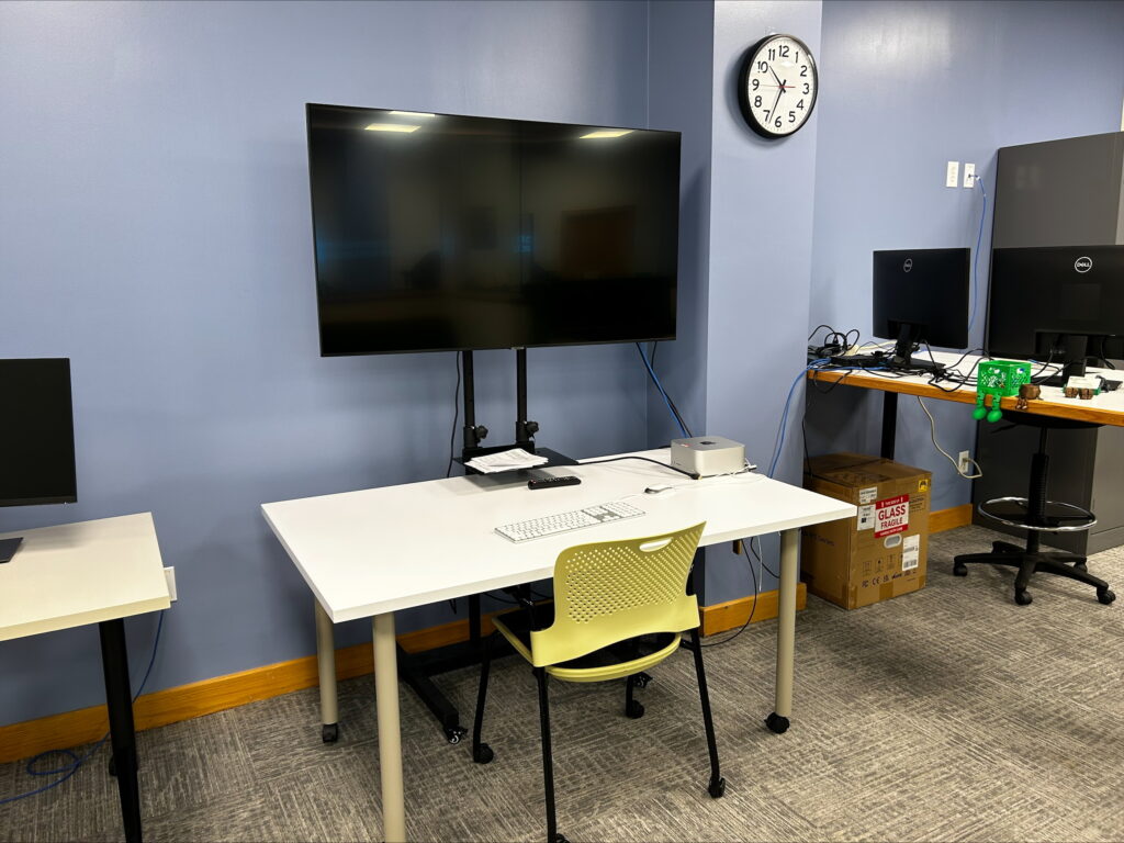 image of the workstation with a larger screen