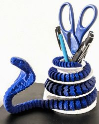 Articulated Cobra & Pencil Holder (Thingiverse)